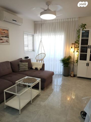 אסתר המלכה 10