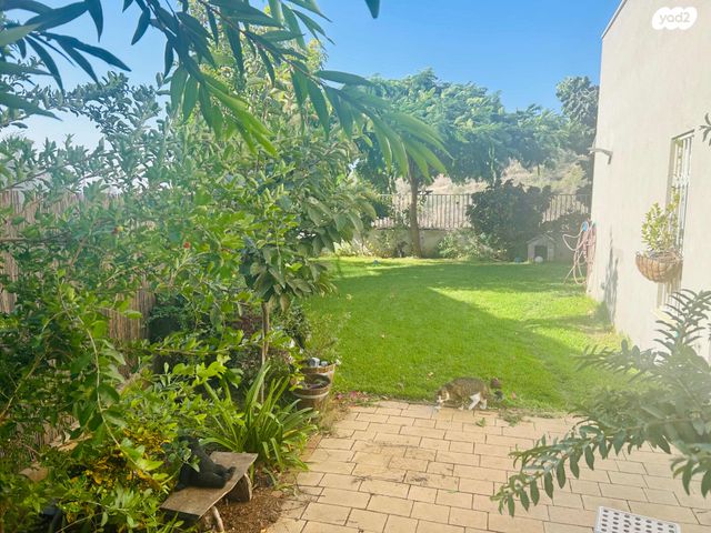 דו משפחתי, שלף 13, נווה שרת, זכרון יעקב