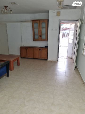 דו משפחתי, קיבוץ גלויות 77, יעקב מסיקה, אופקים