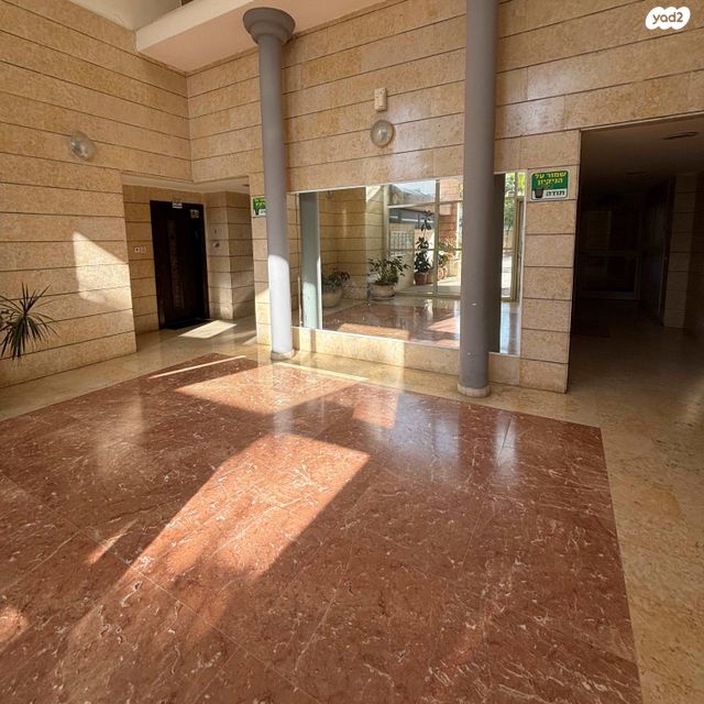 דירה, בנארי יצחק 8, רחובות החדשה, רחובות