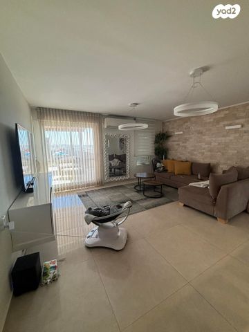 דירה, נחליאלי 10, נווה מנחם, גבעת זאב