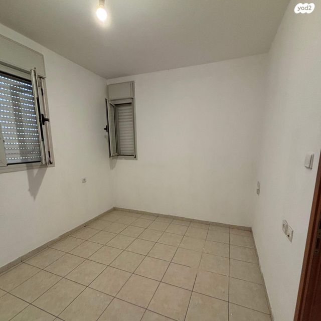 דירה, בנארי יצחק 8, רחובות החדשה, רחובות