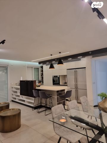 דירה, משה דיין 6, גיורא, רמלה