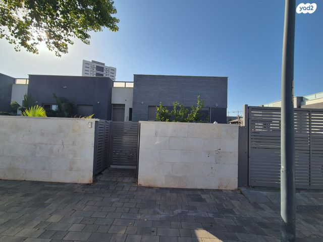 דו משפחתי, שדרות כרמי גת 1, כרמי גת, קרית גת