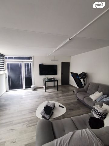 גג/ פנטהאוז, ביאליק 3, המושבה, גדרה