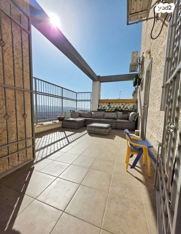 דירה, דוכיפת 6, סנסן, צור הדסה