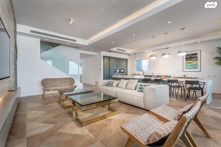 דופלקס, אסתר המלכה 60, האצטדיון, טבריה