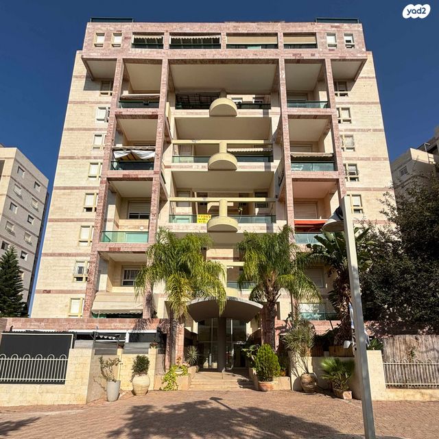 בנארי יצחק 8