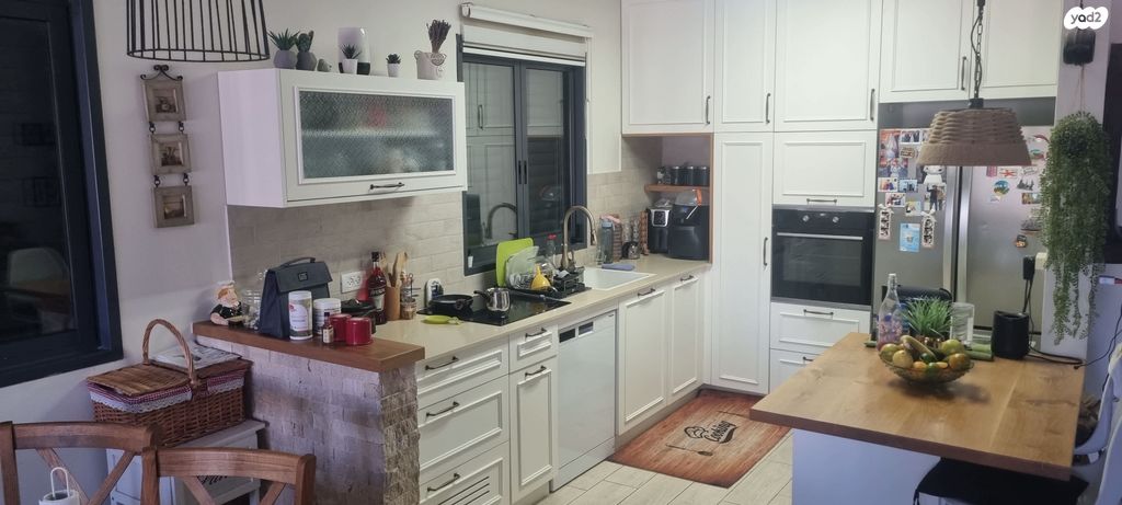 דירה, הרצל 61, קרית ספיר, כפר סבא