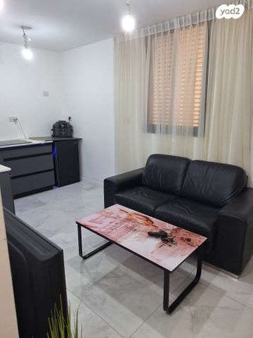 דירת גן, מאיר וייס 14, פסגת זאב, ירושלים