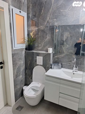 דירת גן, מאיר וייס 14, פסגת זאב, ירושלים