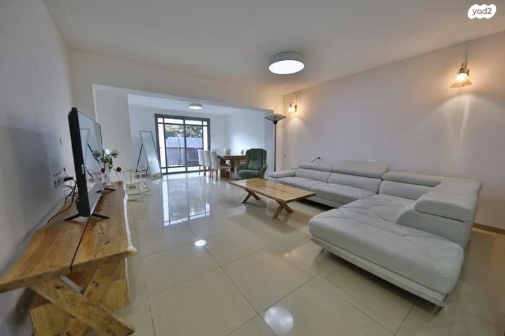 דו משפחתי, אלמוגן 18, גבעת רם, קרית אתא