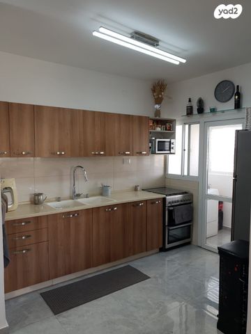 דירה, אסתר המלכה 10, משכנות זבולון, נתניה