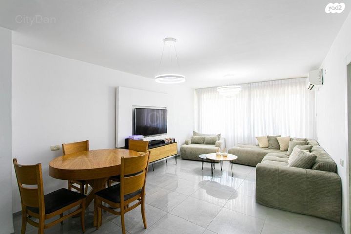 ליאון בלום 36