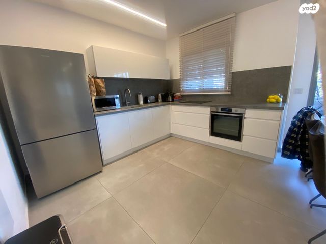 מקווה ישראל 22