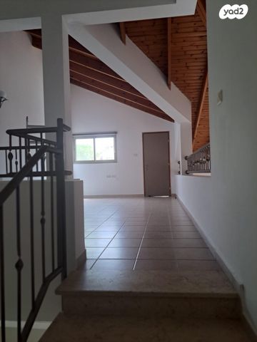 דו משפחתי, האחווה 12, שכונה 4, תל מונד