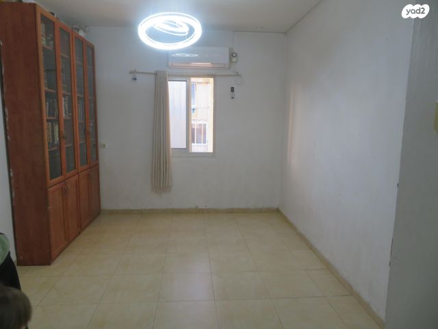 דירה, יצחק בן צבי 30, שיכון ד, טבריה