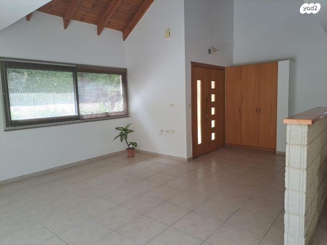 דו משפחתי, האחווה 12, שכונה 4, תל מונד