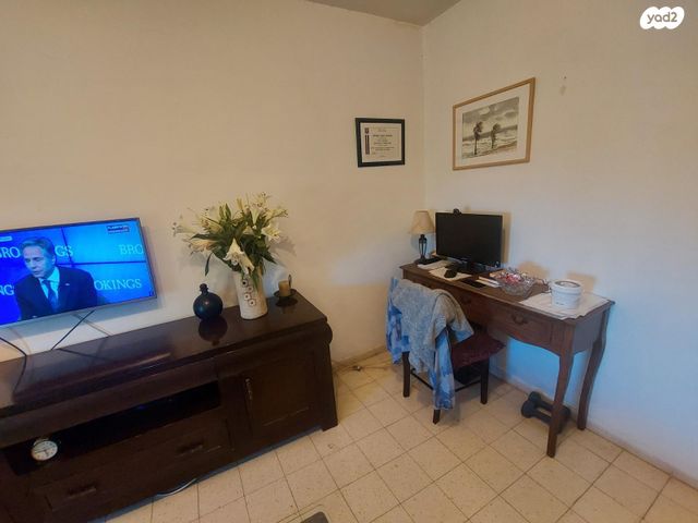 דירה, מאיר נקר 49, ארמון הנציב, תלפיות מזרח, ירושלים