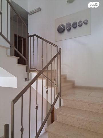 דו משפחתי, האחווה 12, שכונה 4, תל מונד