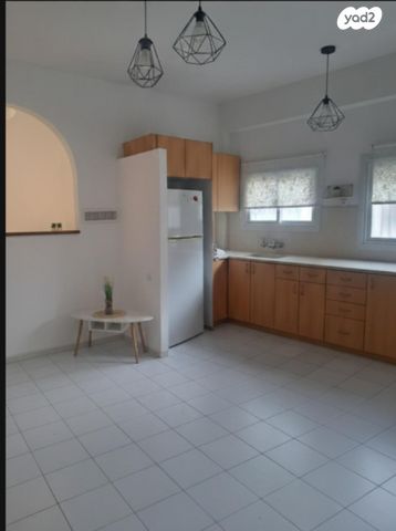 שדרות העצמאות 52