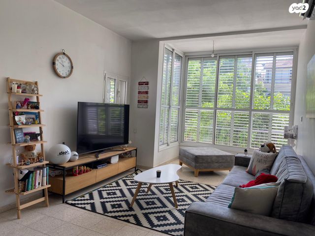 דירה, הרא"ה 74, שכונת הלל, רמת גן