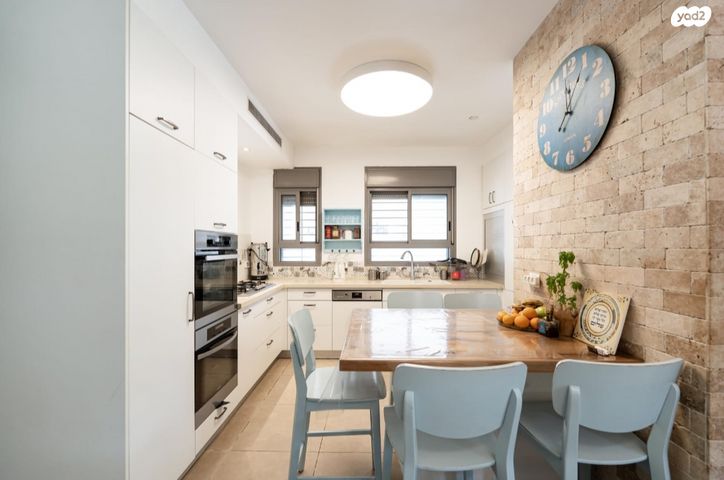 דירת גן, שדרות קק"ל 8, המחנה הצבאי, קרית מלאכי