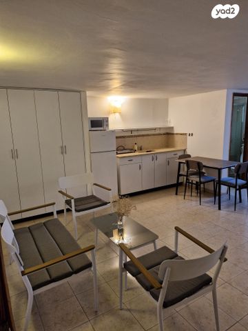 דירה, רבניצקי 1, מונטיפיורי, הרכבת, תל אביב יפו