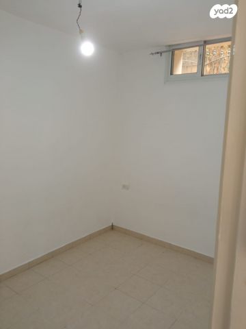 שלום שוורצבארד 12