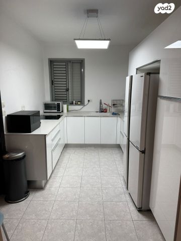 דירה, דוד רמז 37, גבעת הרמבם, גבעתיים