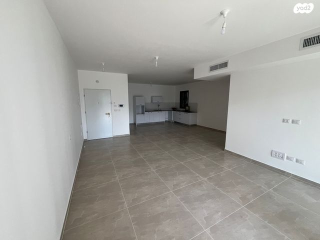 דירה, נעמי שמר 8, נאות אפק, אפקה, קרית ביאליק