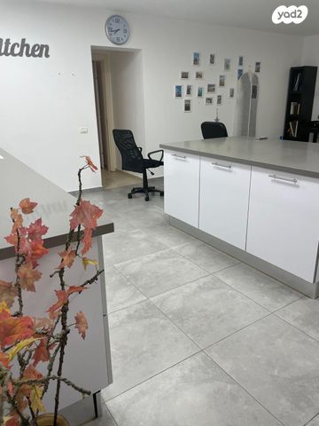 יחידת דיור, ימין שושן 40, כפר גנים ג, פתח תקווה