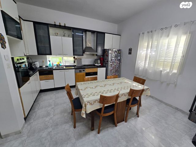 דירה, נחמיה 38, נווה שאנן, חיפה