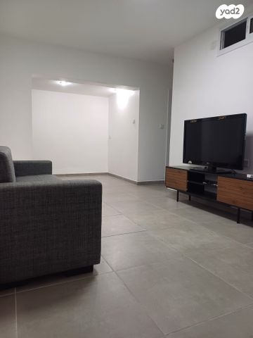 יחידת דיור, נשר 52, גבעת מכוש, כרמיאל