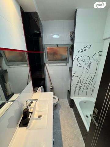 דירה, דוד רמז 37, גבעת הרמבם, גבעתיים