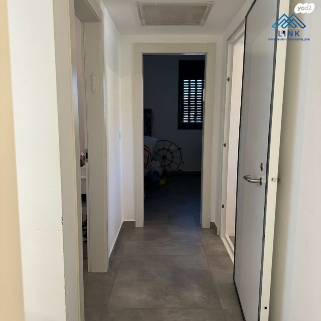 דירה, רמב"ם 5, רמב"ם, טירת כרמל