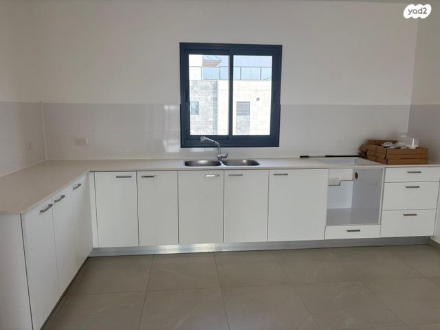 דירה, הרב צבי יהודה קוק 23, אגמים מזרח, אשקלון