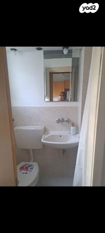 דירה, שדרות העצמאות 52, לב העיר, בת ים