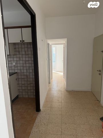 דירה, שדרות ירושלים 73, עליות, רמת גן