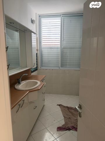 דירה, שדרות ירושלים 73, עליות, רמת גן