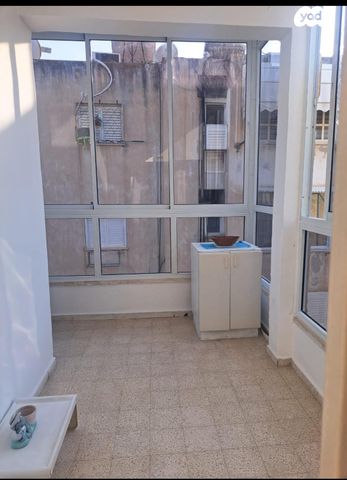 דירה, שדרות העצמאות 52, לב העיר, בת ים