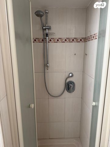 דירה, שדרות ירושלים 73, עליות, רמת גן