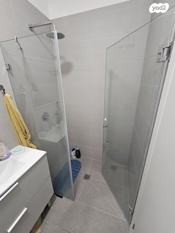 דירה, דרך העצמאות 37, שער פלמר, תחנת רכבת השמונה, חיפה