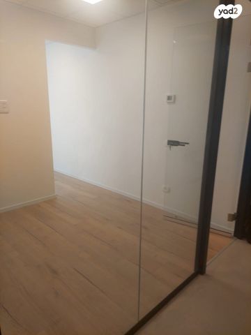 משרדים, האורגים 11, קרית איתנים, אשדוד