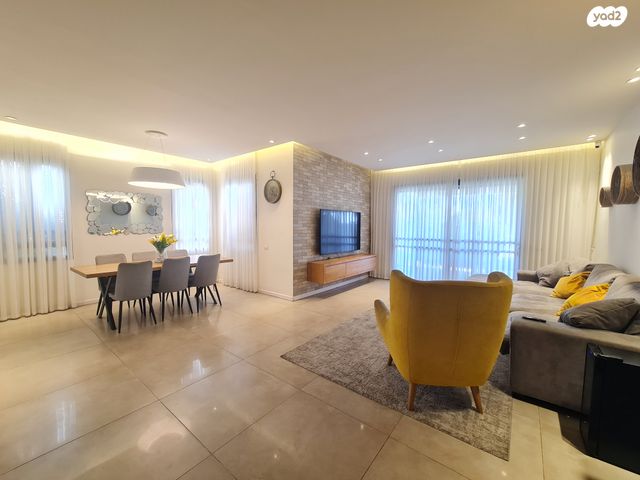 דו משפחתי, שאר העיר, גן יבנה