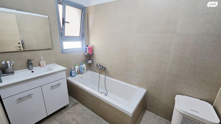 דירה, נחל סער, רמת נבון . הר כרמי, כרמיאל