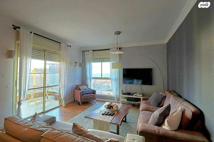 שדרות מנחם בגין 8