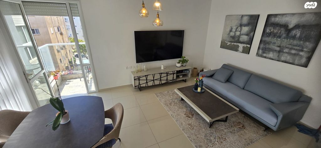 דירה, שדרות בר אילן 1, לב העיר, בת ים