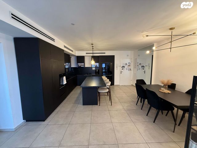 הרב אבא אבוחצירה 