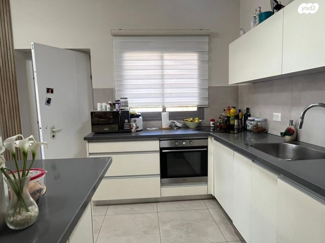 דירה, מנדלי מוכר ספרים 9, קרית ים  א', קרית ים